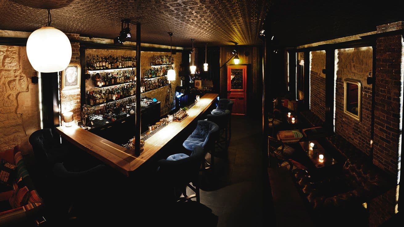 Little Red Door, Paris: a venue that serves with SHTOX glassware
